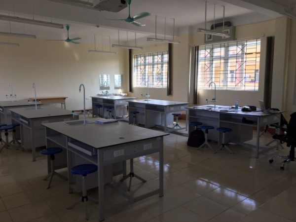 Bàn thí nghiệm Hóa (học sinh)